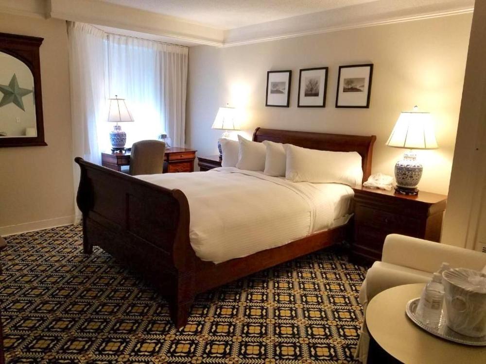 Queen Room - Disability Access interior